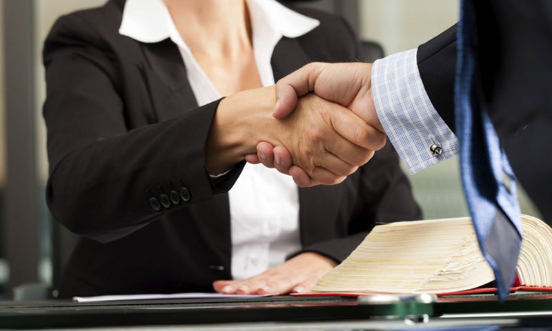 Il patto di quota lite fra avvocato e cliente è legittimo